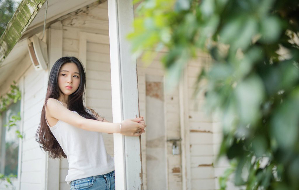 师兄妹恋，大概就是感觉多了一个爸爸疼爱自己那样，一直被他宠爱着照顾着。